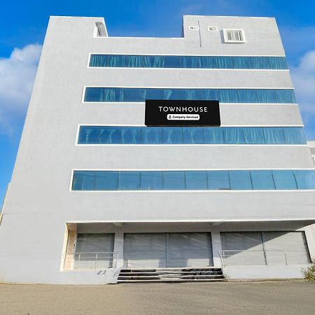 Super Townhouse Kukatpally North Formerly Munagala Arcade Hyderabad Ngoại thất bức ảnh