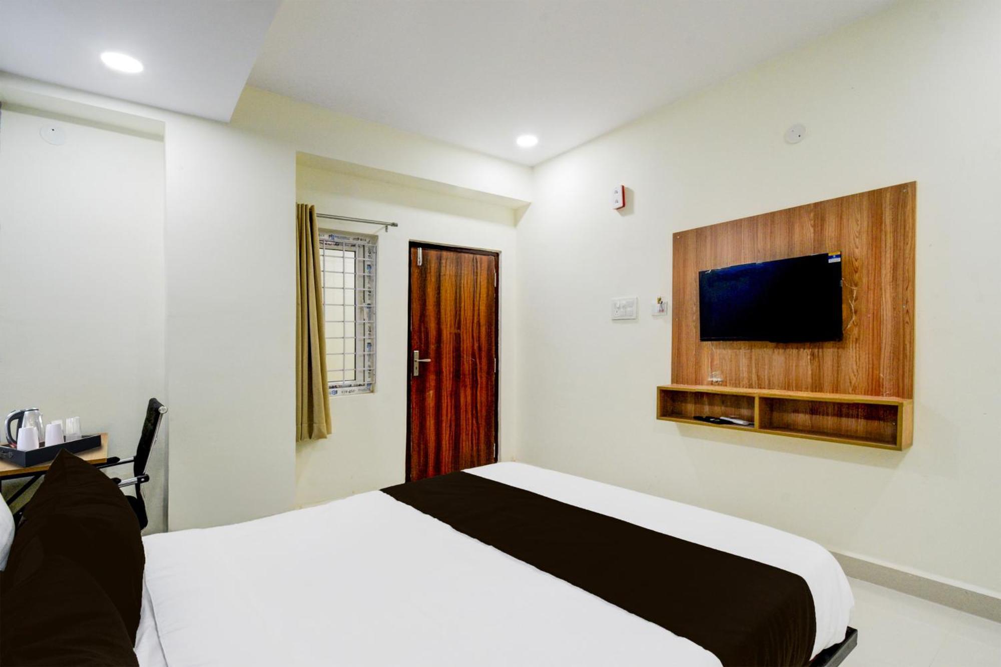 Super Townhouse Kukatpally North Formerly Munagala Arcade Hyderabad Ngoại thất bức ảnh