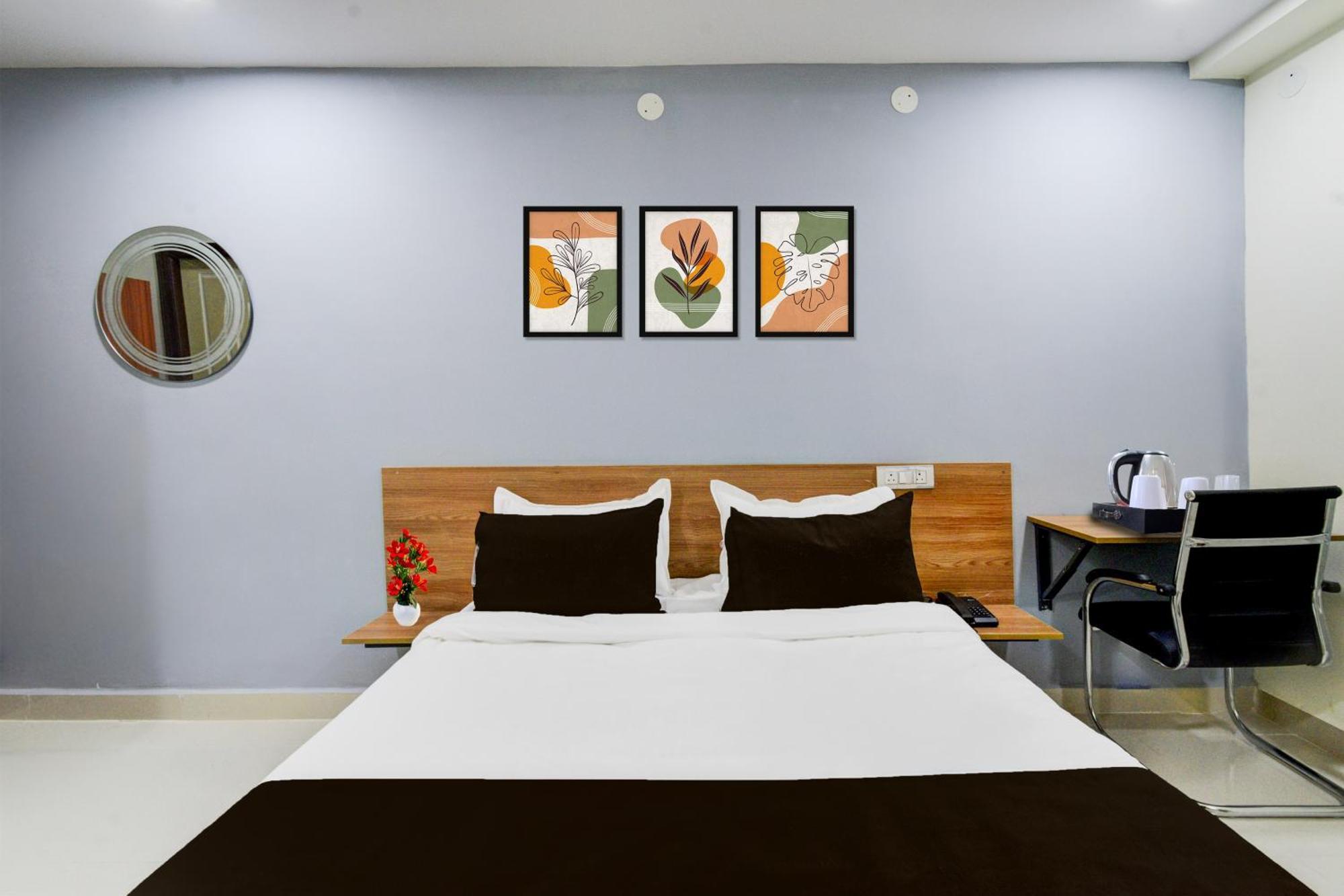 Super Townhouse Kukatpally North Formerly Munagala Arcade Hyderabad Ngoại thất bức ảnh