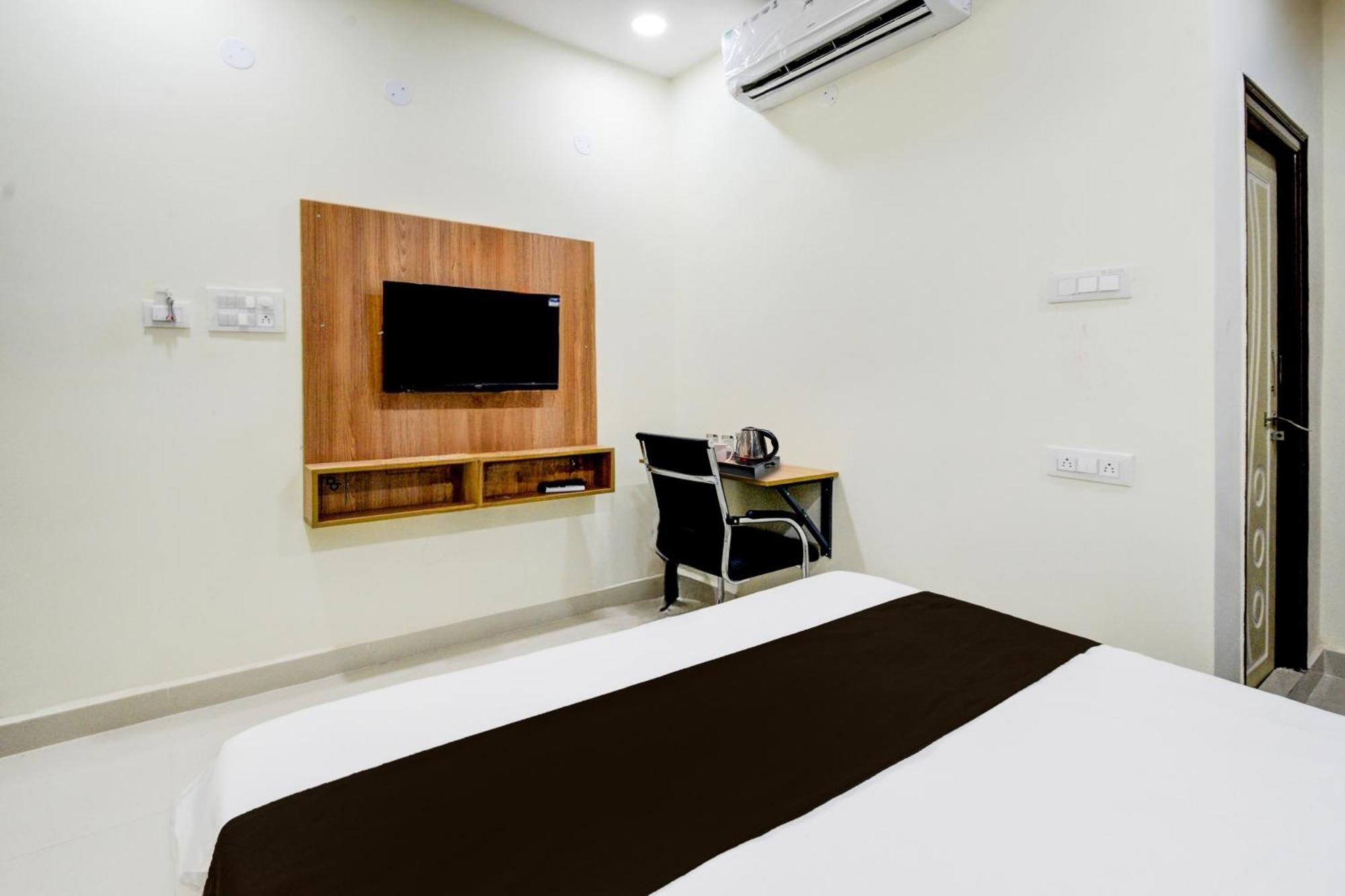 Super Townhouse Kukatpally North Formerly Munagala Arcade Hyderabad Ngoại thất bức ảnh
