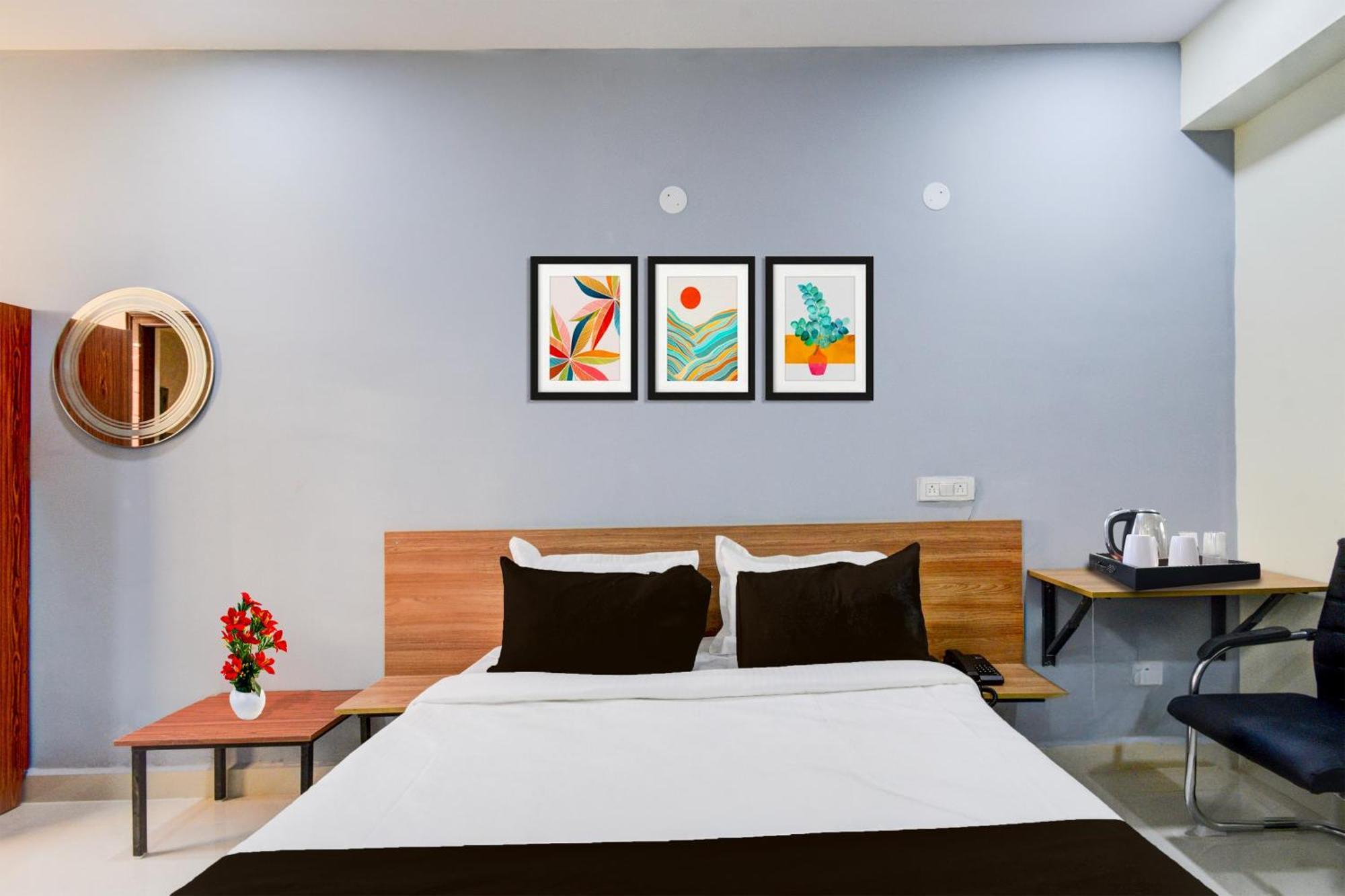 Super Townhouse Kukatpally North Formerly Munagala Arcade Hyderabad Ngoại thất bức ảnh