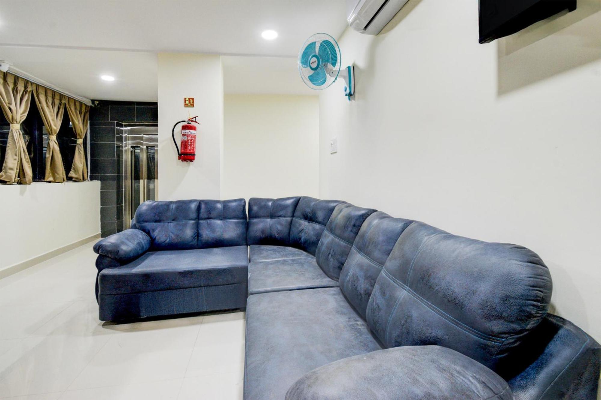 Super Townhouse Kukatpally North Formerly Munagala Arcade Hyderabad Ngoại thất bức ảnh